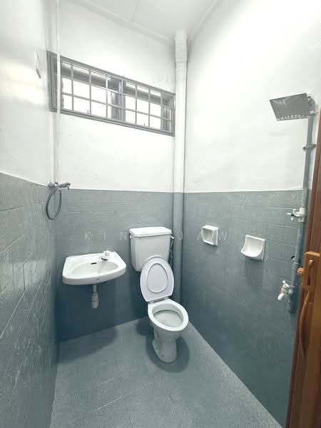1-storey Terraced House for Sale in Taman Molek (Johor Bahru) - Kino Jaw - Bathroom - PropertyGuru.com.my