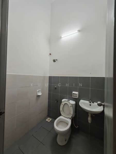Rumah Teres 1 Tingkat untuk Dijual di Bandar Indahpura (Kulai) - Kuu Chin - Bathroom - PropertyGuru.com.my