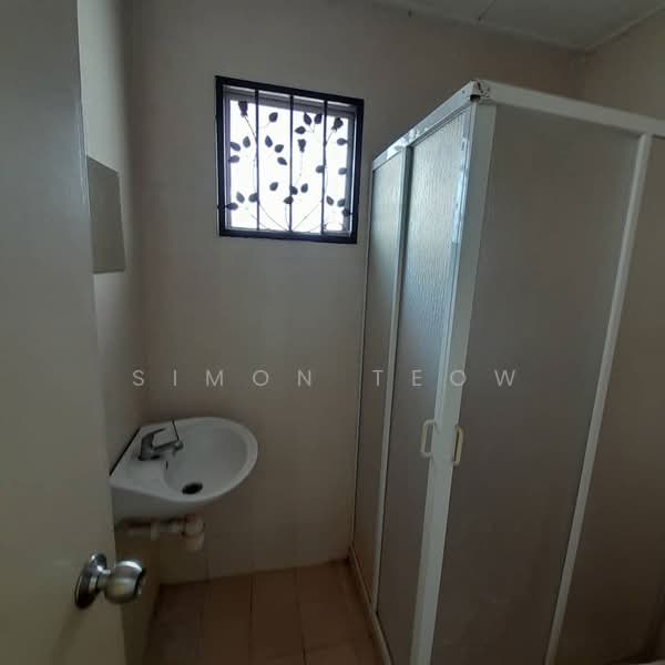 2-storey Terraced House for Sale in TAMAN PUCHONG UTAMA (Puchong) - Simon Teow - Bathroom - PropertyGuru.com.my