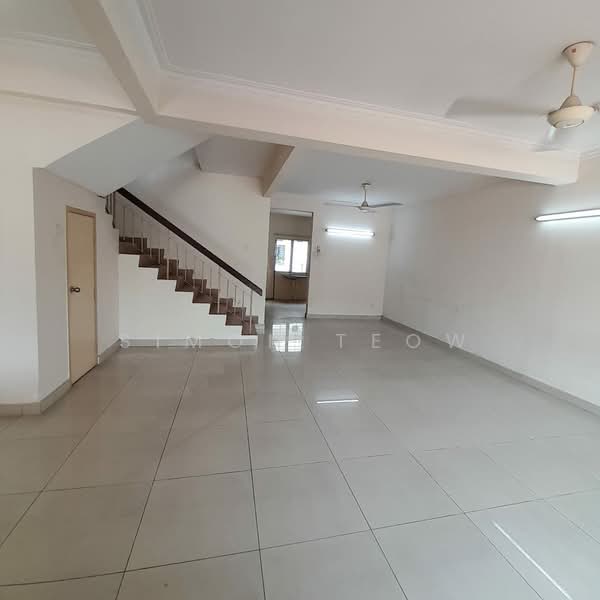 2-storey Terraced House for Sale in TAMAN PUCHONG UTAMA (Puchong) - Simon Teow - Living Room - PropertyGuru.com.my