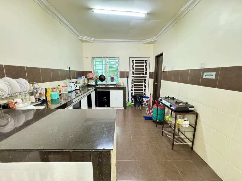 2-storey Terraced House for Sale in Taman Indah Klia (Sepang) - Herman Sazwan Nor Rahim - Kitchen - PropertyGuru.com.my