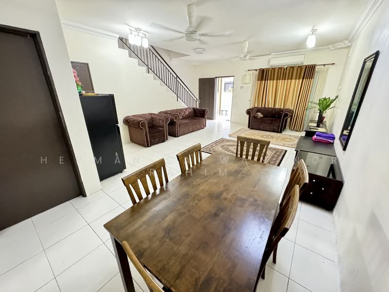 2-storey Terraced House for Sale in Taman Indah Klia (Sepang) - Herman Sazwan Nor Rahim - Dining Room - PropertyGuru.com.my