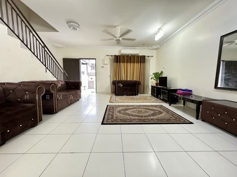 2-storey Terraced House for Sale in Taman Indah Klia (Sepang) - Herman Sazwan Nor Rahim - Living Room - PropertyGuru.com.my