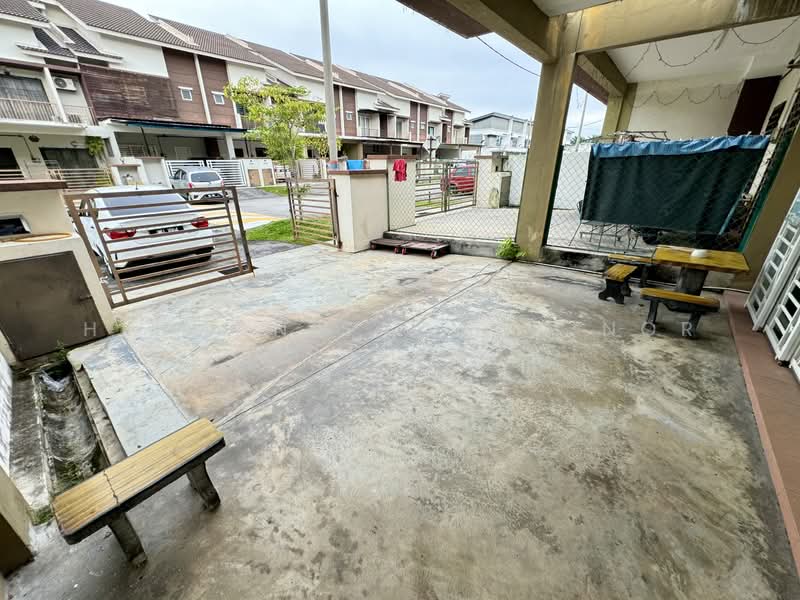 2-storey Terraced House for Sale in Taman Indah Klia (Sepang) - Herman Sazwan Nor Rahim - Porch - PropertyGuru.com.my