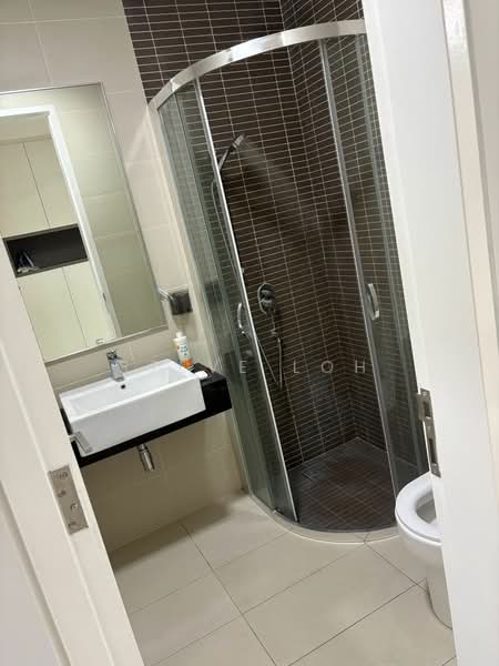 Servis Apartment untuk Disewa di The Sentral Suites - Steve Loh - Bathroom - PropertyGuru.com.my