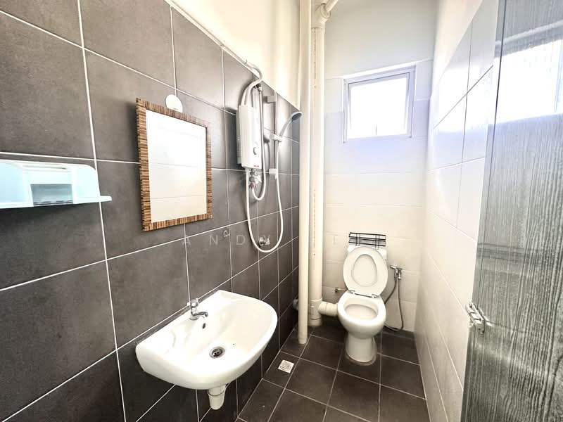 Pangsapuri untuk Disewa di The Rise Collection 3 - Andy Lee - Bathroom - PropertyGuru.com.my