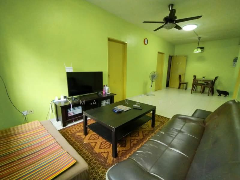 Pangsapuri untuk Dijual di Pangsapuri Mayang (Puncak Jalil) - Ilman Nahri - Living Room - PropertyGuru.com.my