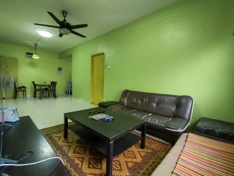 Pangsapuri untuk Dijual di Pangsapuri Mayang (Puncak Jalil) - Ilman Nahri - Living Room - PropertyGuru.com.my