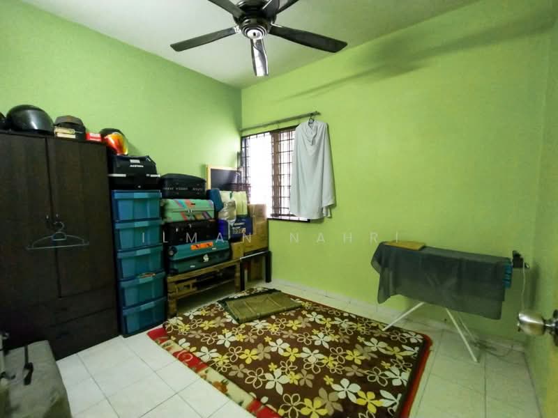 Pangsapuri untuk Dijual di Pangsapuri Mayang (Puncak Jalil) - Ilman Nahri - Bedroom - PropertyGuru.com.my