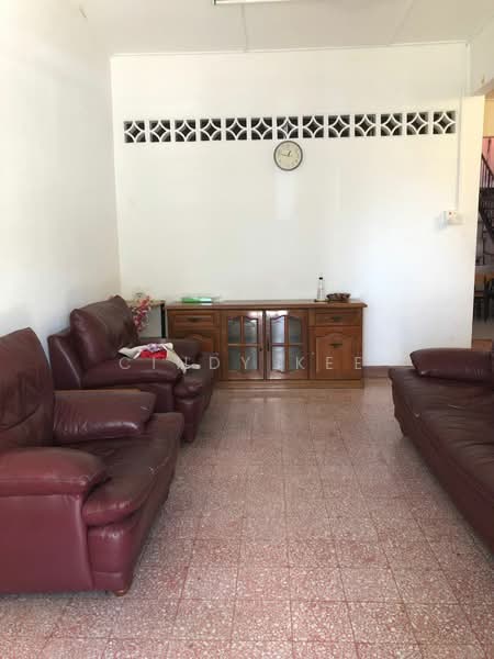 1-storey Terraced House for Sale in Seksyen 17 (Petaling Jaya) - Cindy Kee - Living Room - PropertyGuru.com.my