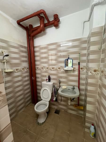 Kondominium untuk Dijual di Miharja Condominium - Dennix Chin - Bathroom - PropertyGuru.com.my