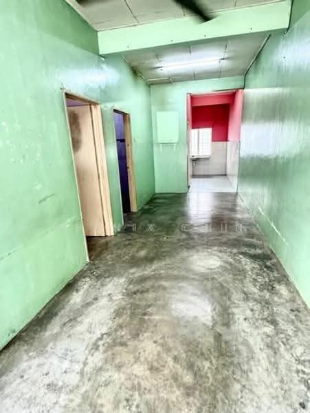 1-storey Terraced House for Sale in Bandar Mahkota Banting (Tanjong Duabelas) - Dennix Chin - Corridor - PropertyGuru.com.my