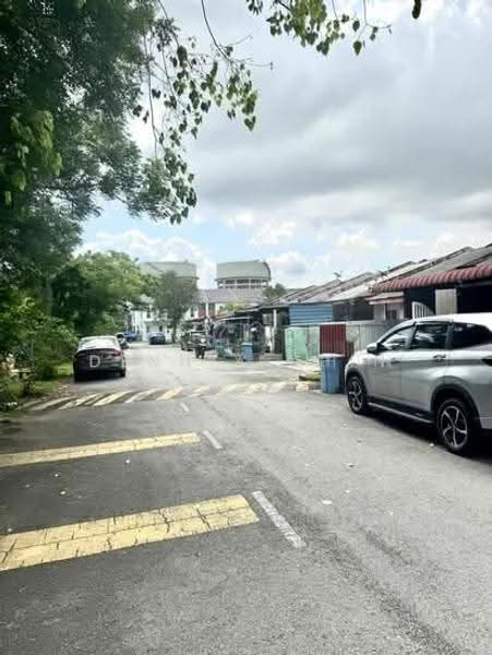 1-storey Terraced House for Sale in Bandar Mahkota Banting (Tanjong Duabelas) - Dennix Chin - Exterior - PropertyGuru.com.my