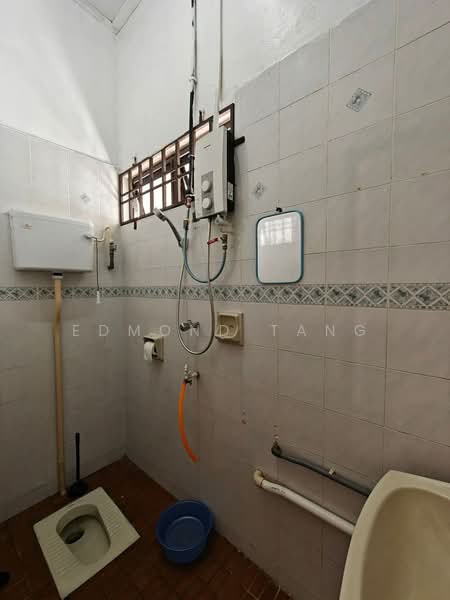 1-storey Terraced House for Sale in Taman Daya (Johor Bahru) - Edmond Tang - Bathroom - PropertyGuru.com.my