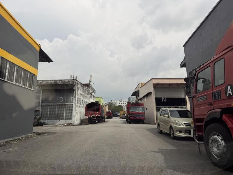 Factory for Sale in Taman Desa Serdang (Seri Kembangan) - Dennix Chin - PropertyGuru.com.my
