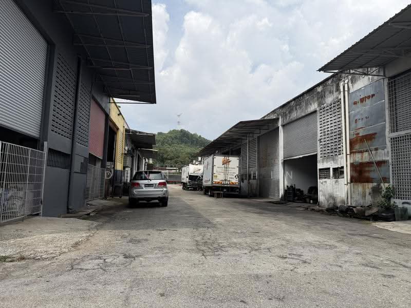Factory for Sale in Taman Desa Serdang (Seri Kembangan) - Dennix Chin - Exterior - PropertyGuru.com.my