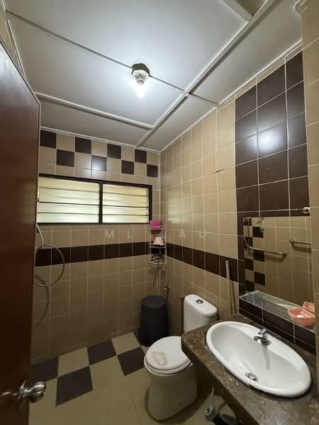 Rumah Teres 2 Tingkat untuk Dijual di Taman Desa (Kuala Lumpur) - ML Lau - Bathroom - PropertyGuru.com.my