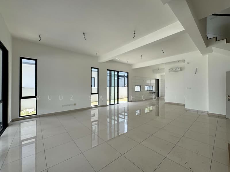 Rumah Teres 2 Tingkat untuk Dijual di Petaling Jaya (Selangor) - Mudz Salahuddin - Living Room - PropertyGuru.com.my