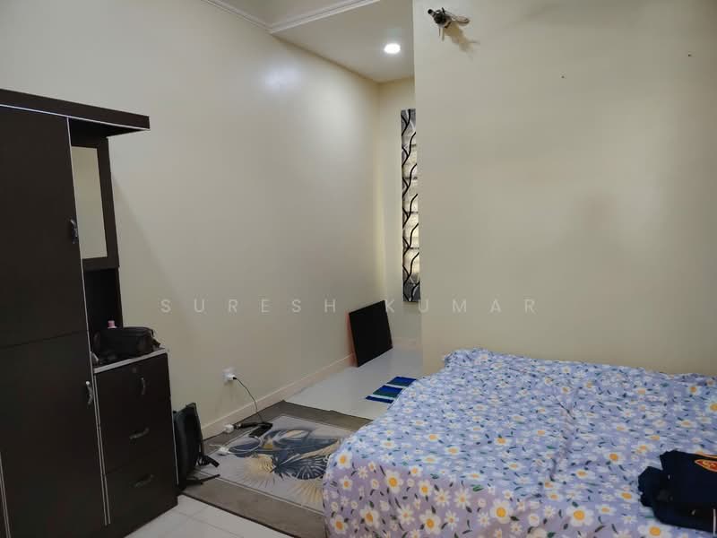 Rumah Teres 2 Tingkat untuk Disewa di Bandar Saujana Putra (Tanjong Duabelas) - Suresh Kumar - Bedroom - PropertyGuru.com.my