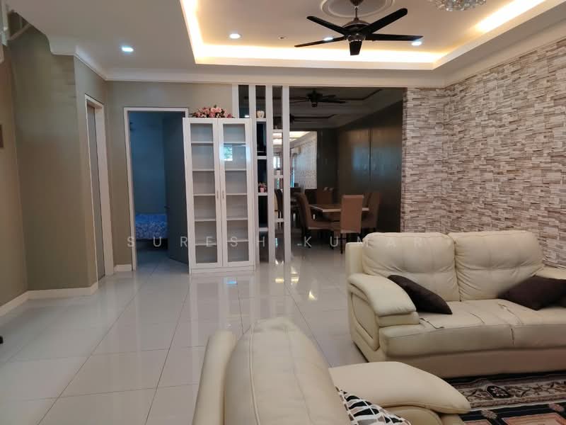 Rumah Teres 2 Tingkat untuk Disewa di Bandar Saujana Putra (Tanjong Duabelas) - Suresh Kumar - Living Room - PropertyGuru.com.my