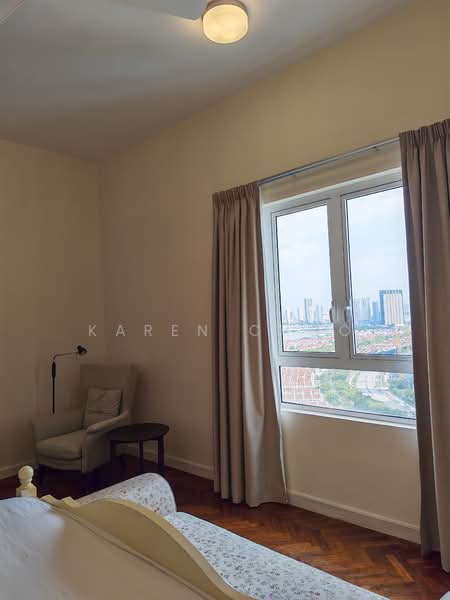 Kondominium untuk Dijual di Quayside Seafront Resort Condominiums - Karen Choo - Master bedroom - PropertyGuru.com.my