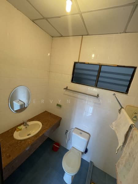 3-storey Terraced House for Sale in Sungai Ara (Penang) - Mervyn Seah - Bathroom - PropertyGuru.com.my