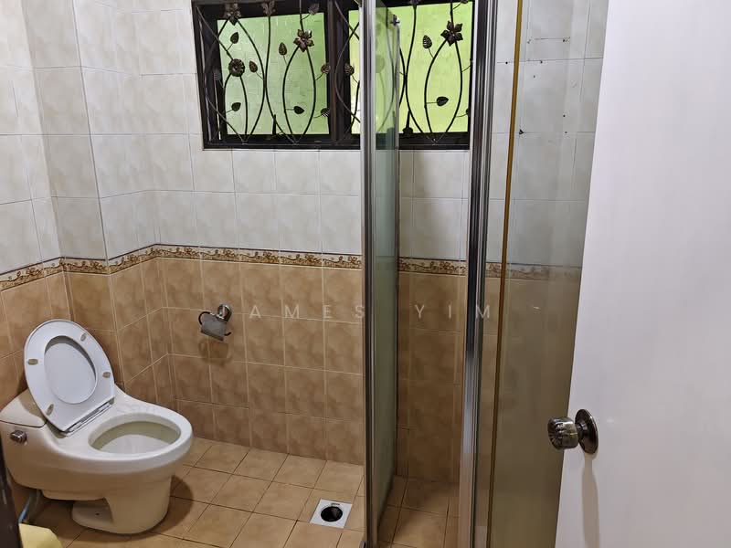 Rumah Banglo untuk Dijual di Saujana Utama (Selangor) - James Yim - master Bathroom with shower screen - PropertyGuru.com.my