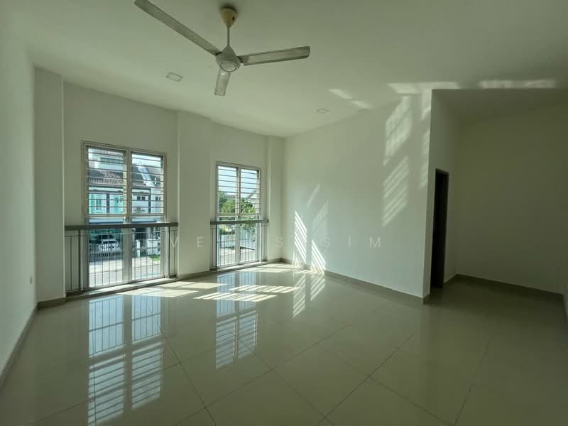 Rumah Teres 2 Tingkat untuk Disewa di Kota Kemuning (Shah Alam) - Venus Sim - Living Room - PropertyGuru.com.my