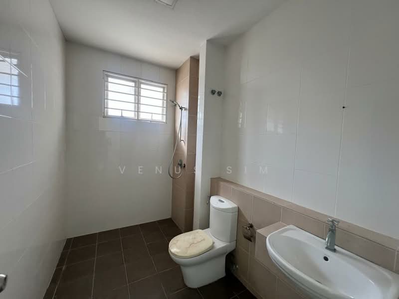 Rumah Teres 2 Tingkat untuk Disewa di Kota Kemuning (Shah Alam) - Venus Sim - Bathroom - PropertyGuru.com.my