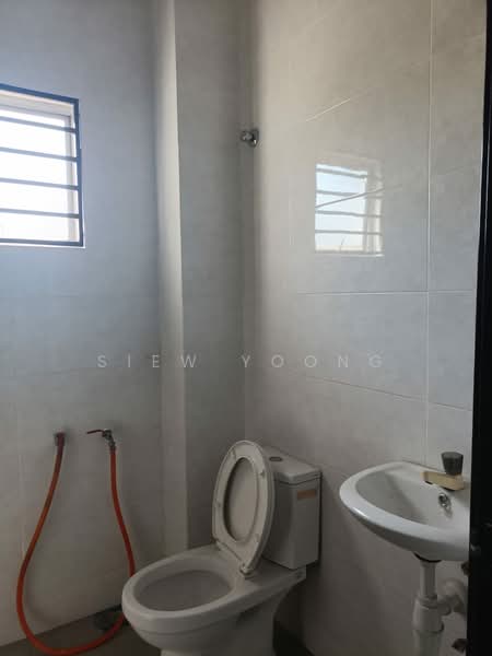 Rumah Teres untuk Dijual di Bandar Puteri Klang (Klang) - Siew Yoong - Bathroom - PropertyGuru.com.my