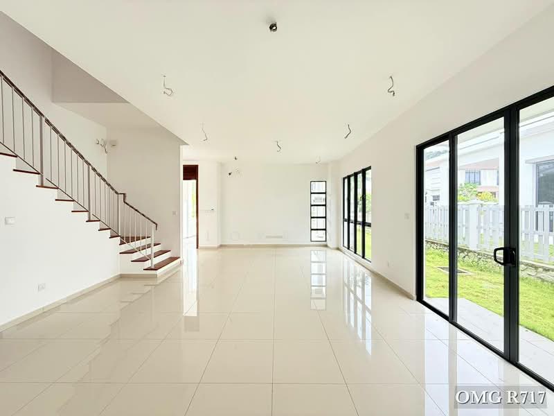 Semi-Detached House for Sale in Shah Alam (Selangor) - Loke . - Living Room - PropertyGuru.com.my