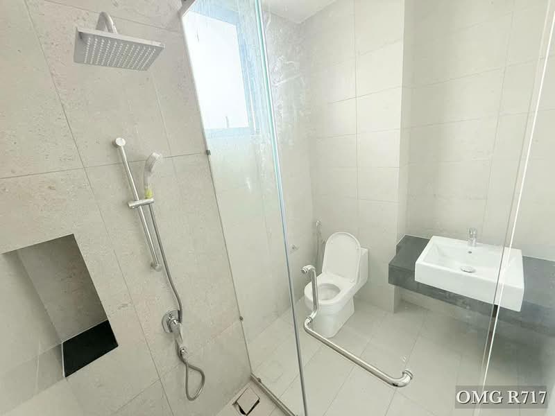 Semi-Detached House for Sale in Shah Alam (Selangor) - Loke . - Bathroom - PropertyGuru.com.my