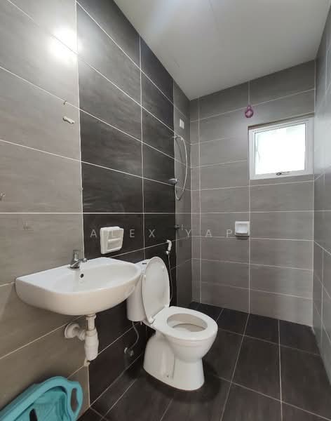 Condominium for Sale at Zeta Deskye (Alam Saujana) - Alex Yap - Bathroom - PropertyGuru.com.my