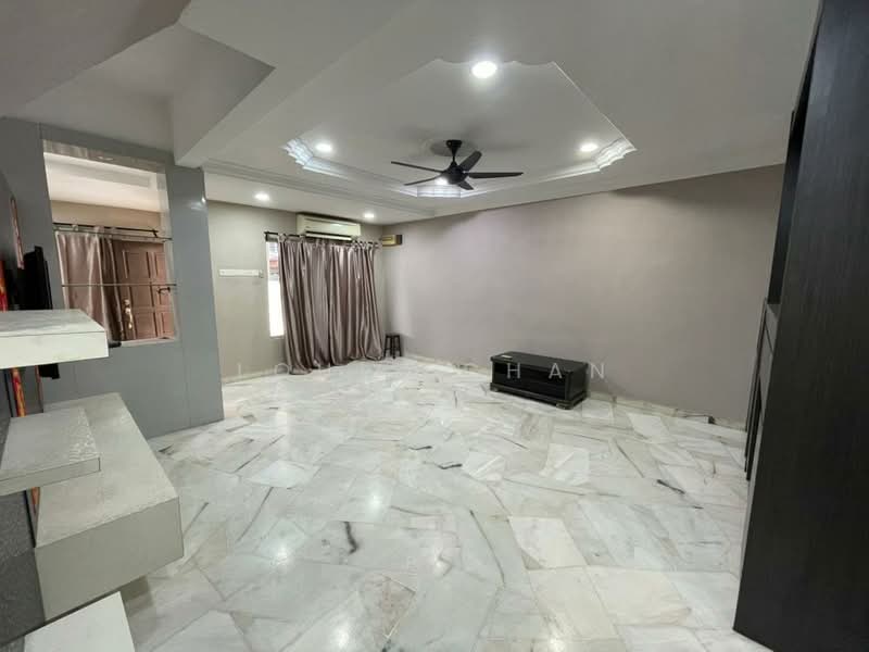 2-storey Terraced House for Sale in Taman Sentosa (Klang) - Louis Chan - Living Room - PropertyGuru.com.my