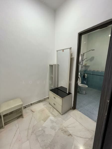 2-storey Terraced House for Sale in Taman Sentosa (Klang) - Louis Chan - Bathroom - PropertyGuru.com.my