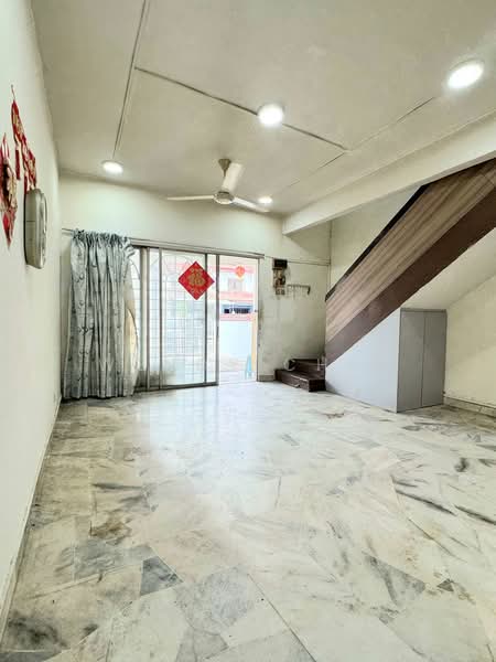 2-storey Terraced House for Sale in BANDAR PUCHONG JAYA (Puchong) - Wendy Chin - Living Room - PropertyGuru.com.my