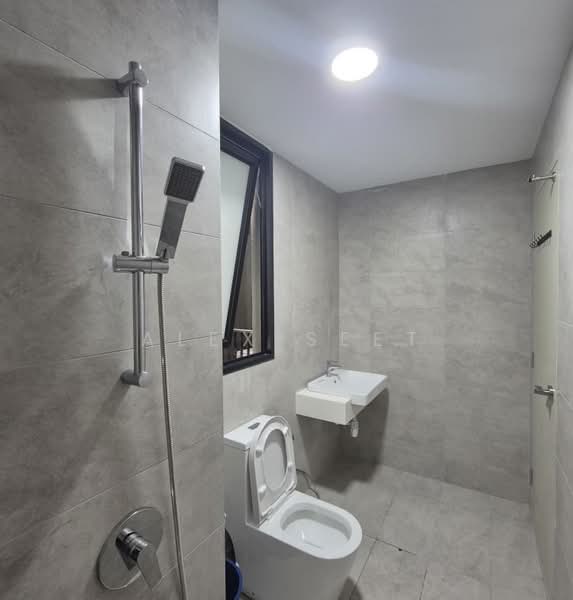 Servis Apartment untuk Disewa di Arunya @ KL North - Alex Seet - Bathroom - PropertyGuru.com.my