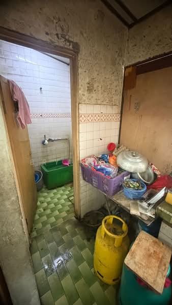 2-storey Terraced House for Sale in Taman Seraya (Ampang) - Bryan Cho - Kitchen - PropertyGuru.com.my