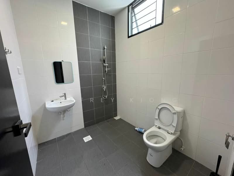 Rumah Teres 2 Tingkat untuk Dijual di Taman Redang (Johor Bahru) - Jeffrey Kiong - Bathroom - PropertyGuru.com.my