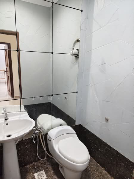 Bungalow for Sale in Sungai Buloh (Selangor) - James Yim - Bathroom 3 - PropertyGuru.com.my