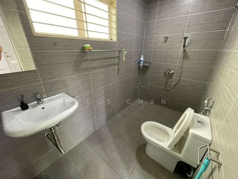 Rumah Teres 2 Tingkat untuk Dijual di Bandar Botanic (Klang) - Louis Chan - Bathroom - PropertyGuru.com.my