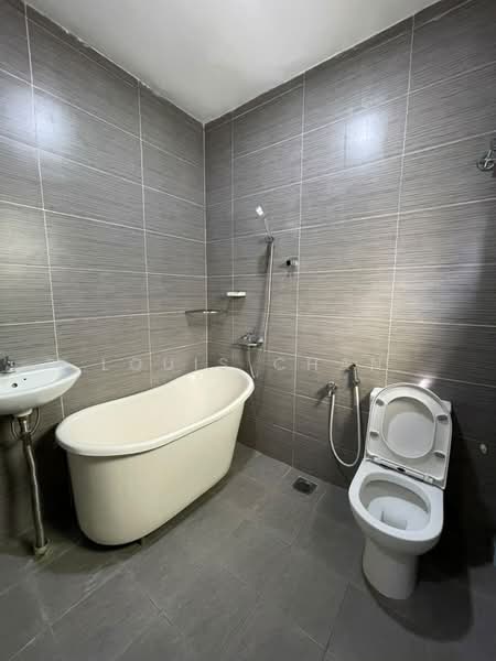 Rumah Teres 2 Tingkat untuk Dijual di Bandar Botanic (Klang) - Louis Chan - Bathroom - PropertyGuru.com.my