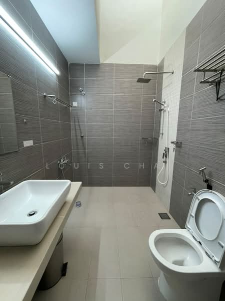 Rumah Teres 2 Tingkat untuk Dijual di Bandar Botanic (Klang) - Louis Chan - Bathroom - PropertyGuru.com.my
