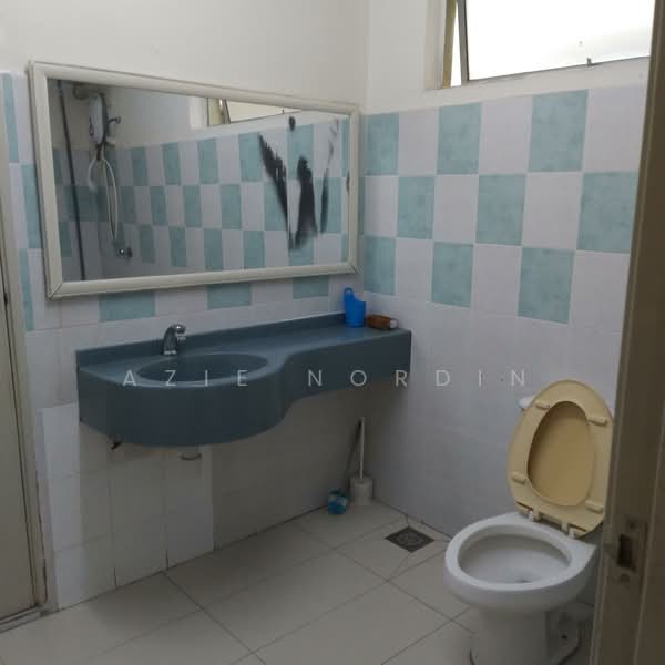 Condominium for Sale at Platinum Hill PV 5 - Azie Nordin - Bathroom - PropertyGuru.com.my