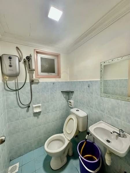 Kondominium untuk Disewa di Sri Pandan - Desmond Low - Bathroom - PropertyGuru.com.my