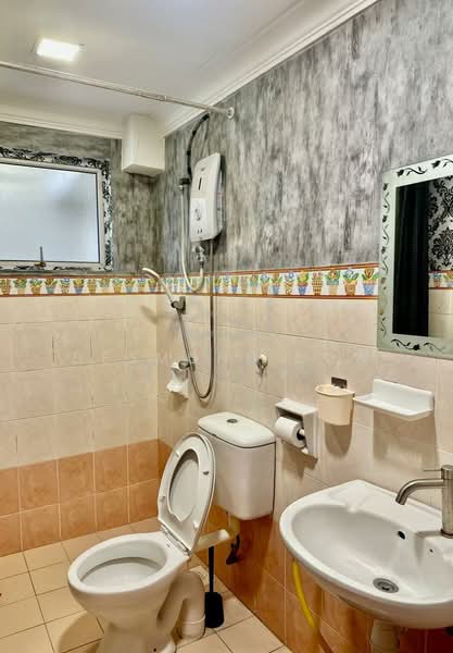 Kondominium untuk Disewa di Sri Pandan - Desmond Low - Bathroom - PropertyGuru.com.my