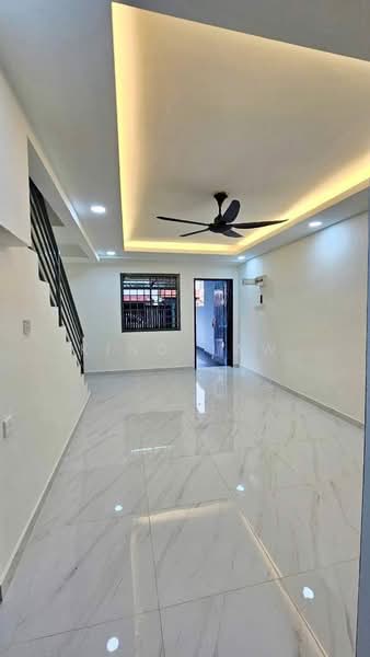 Rumah Teres 2 Tingkat untuk Dijual di Taman Johor Jaya (Johor Bahru) - Kino Jaw - Living Room - PropertyGuru.com.my