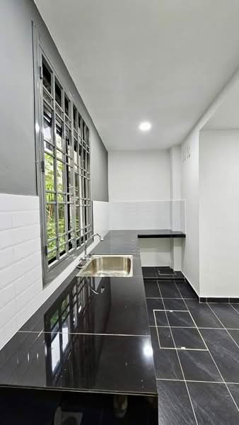 Rumah Teres 2 Tingkat untuk Dijual di Taman Johor Jaya (Johor Bahru) - Kino Jaw - Kitchen - PropertyGuru.com.my