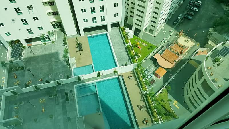 Servis Apartment untuk Dijual di Straits Garden Suite - Koay Xin Ying - Pool - PropertyGuru.com.my