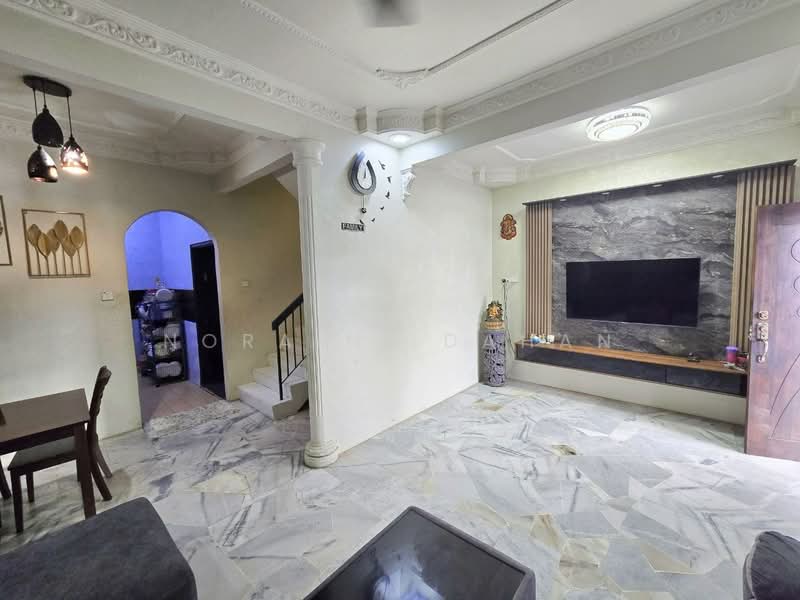 2-storey Terraced House for Sale in Bukit Kemuning (Shah Alam) - Noraini Dahan - Living Room - PropertyGuru.com.my